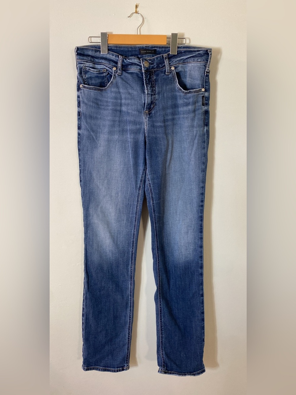 Silver Jeans Avery Straight Distressed